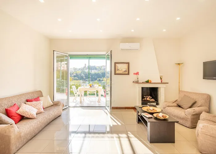 Bright Private Parking - Happy Napoli